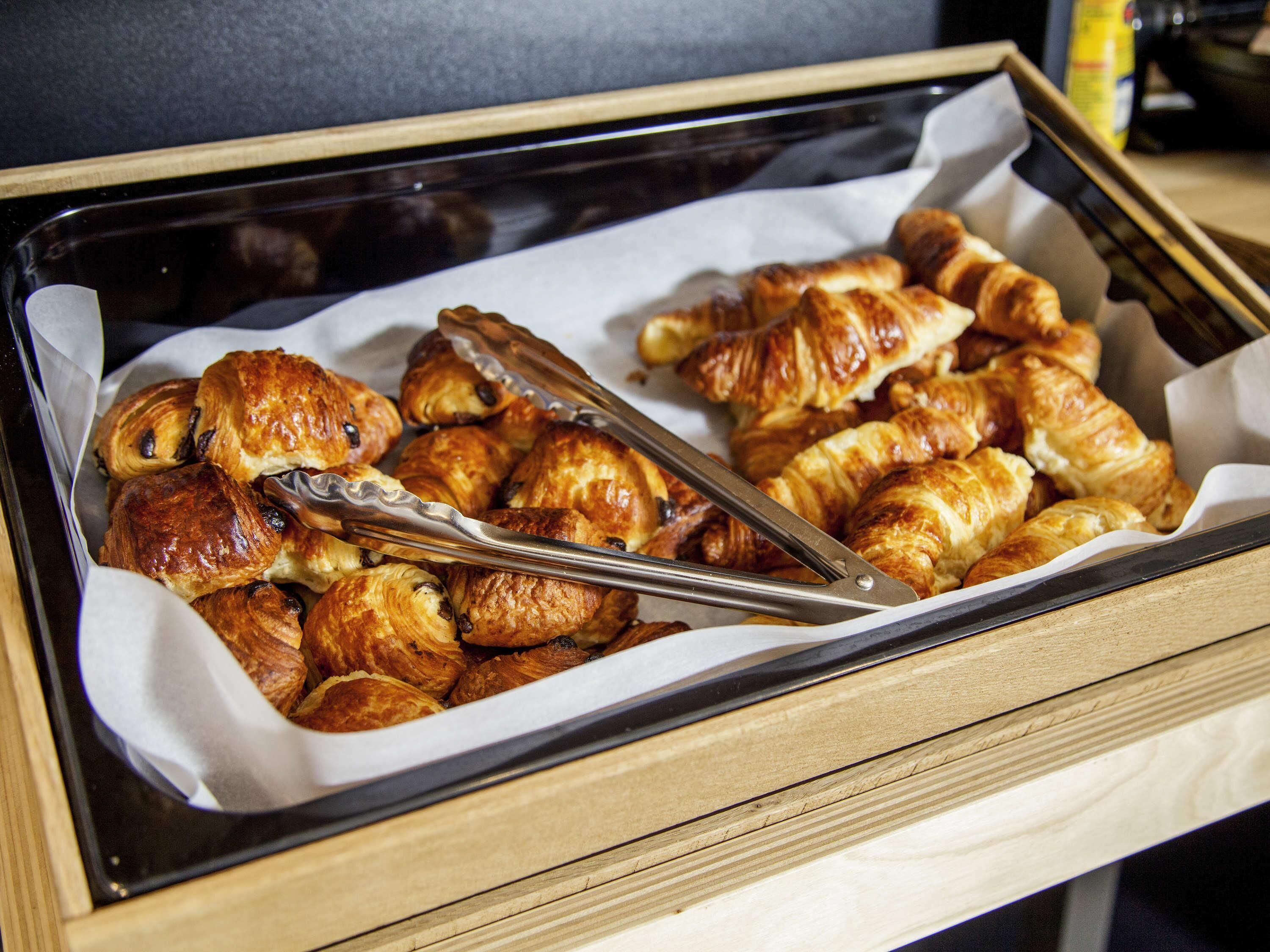 daily buffet breakfast (eur 10 per person)