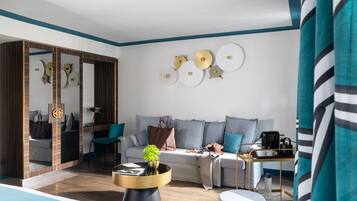 Junior suite | Woonruimte | Televisie