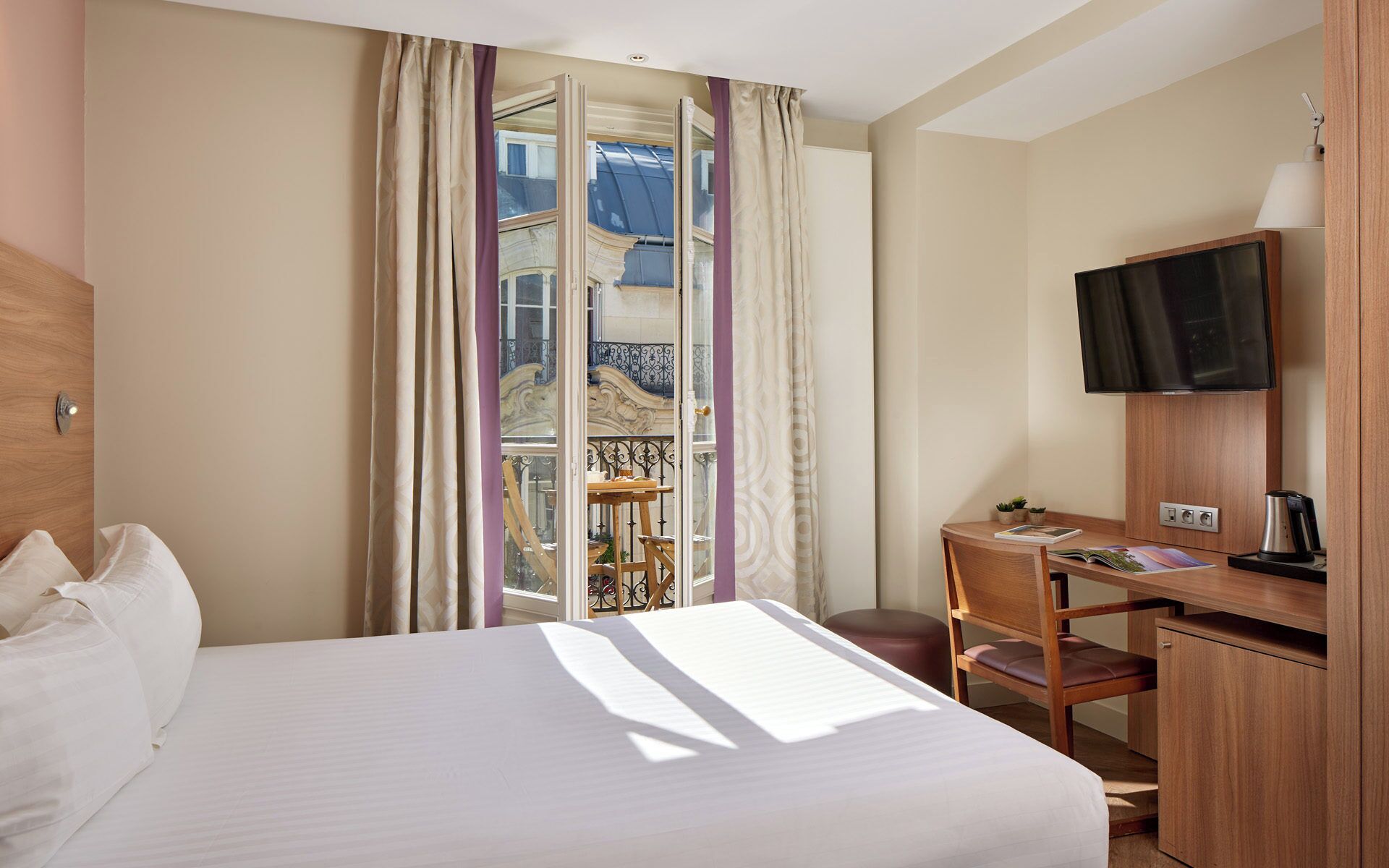 Classic Room Balcony | Pillowtop beds, minibar, in-room safe, desk