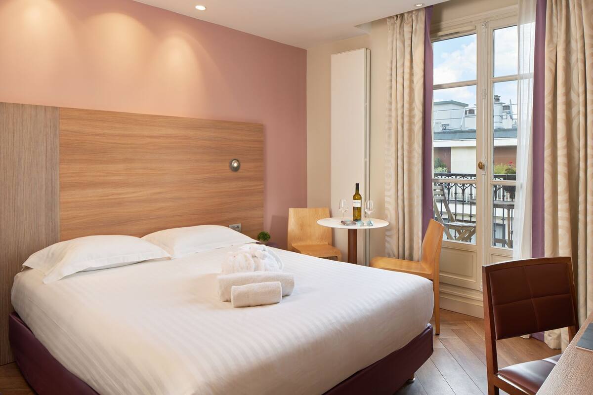 Chambre Exécutive, balcon