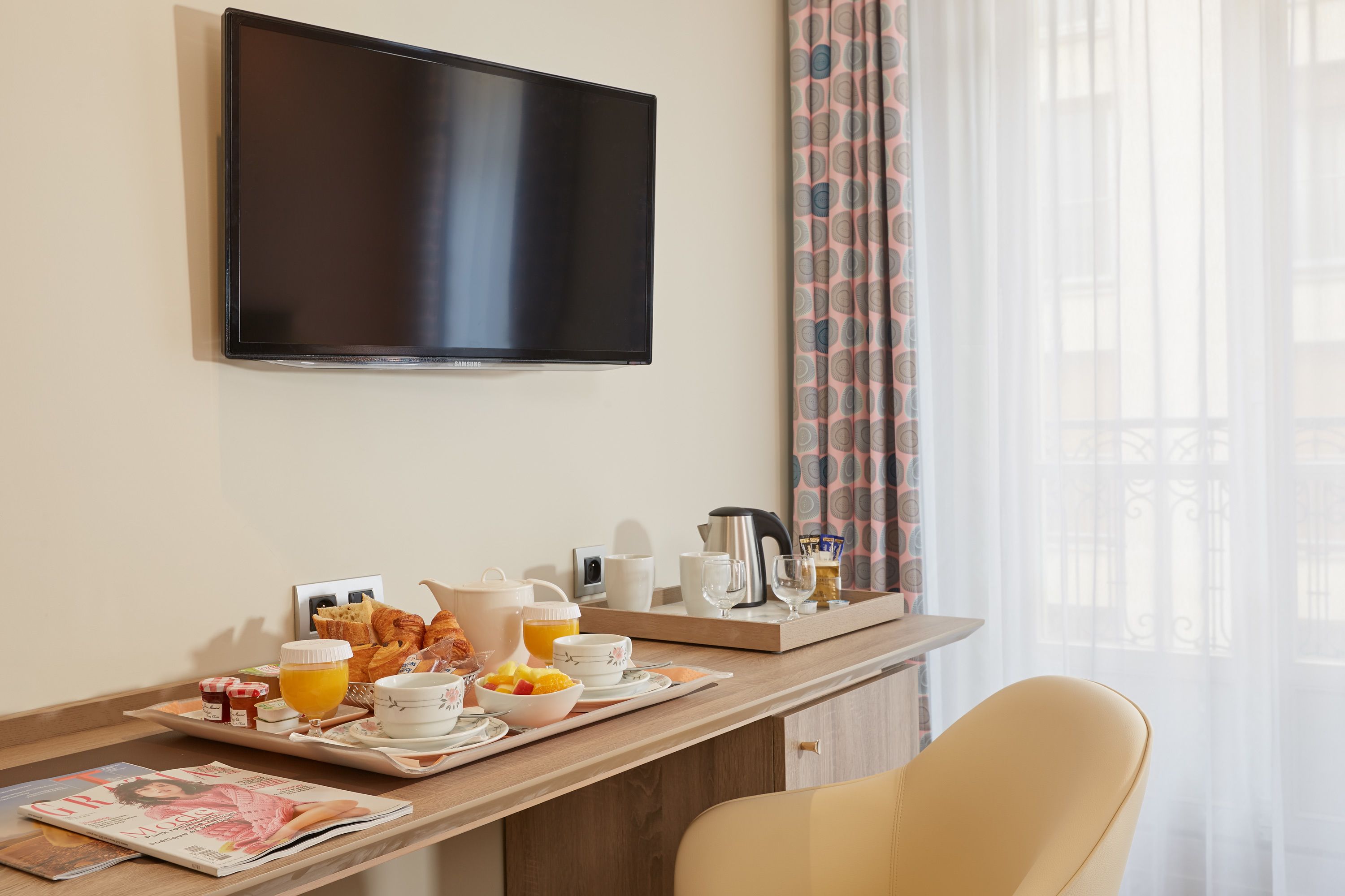 pillow-top beds, minibar, in-room safe, desk