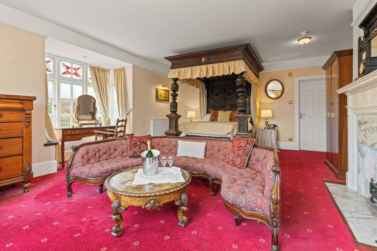 premier room | individually decorated, individually furnished, desk, laptop workspace