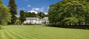 Two Bridges Hotel