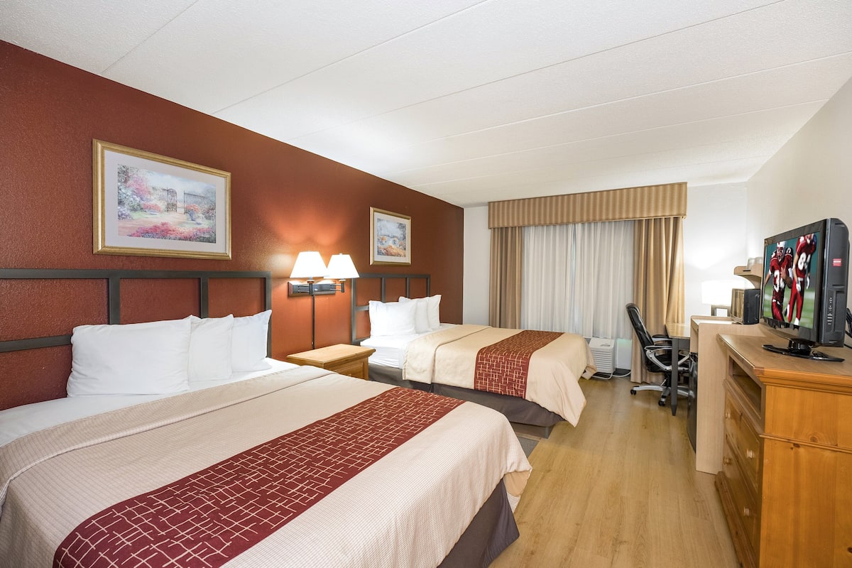 Deluxe Room, 2 Queen Beds, Non Smoking