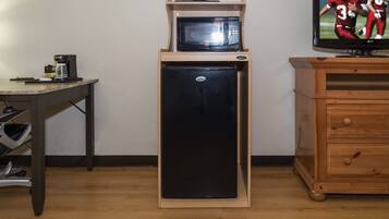 In-room safe, desk, laptop workspace, blackout drapes