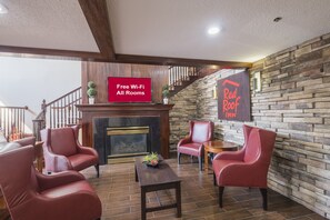 Lobby - Red Roof Inn & Suites Stafford, VA - Quantico (Stafford)