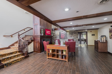Lobby sitting area. Red Roof Inn & Suites Stafford, VA - Quantico