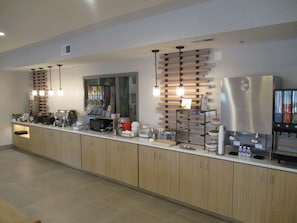 Free daily continental breakfast