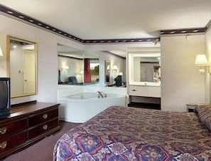 Desk, iron/ironing board, free rollaway beds, free WiFi - Days Inn by Wyndham Saint Pauls (St. Pauls)