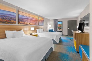 Desk, iron/ironing board, free rollaway beds, free WiFi - Days Inn by Wyndham Saint Pauls (St. Pauls)