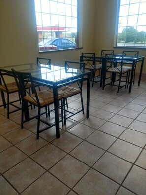 Breakfast area