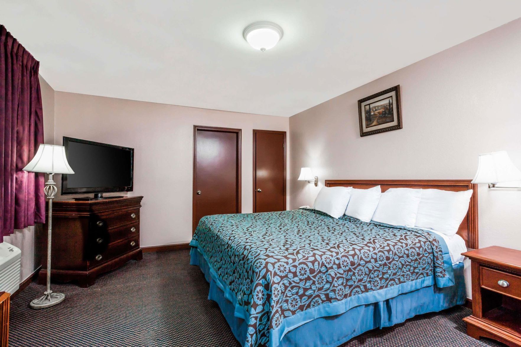 In-room safe, desk, iron/ironing board, free cots/infant beds