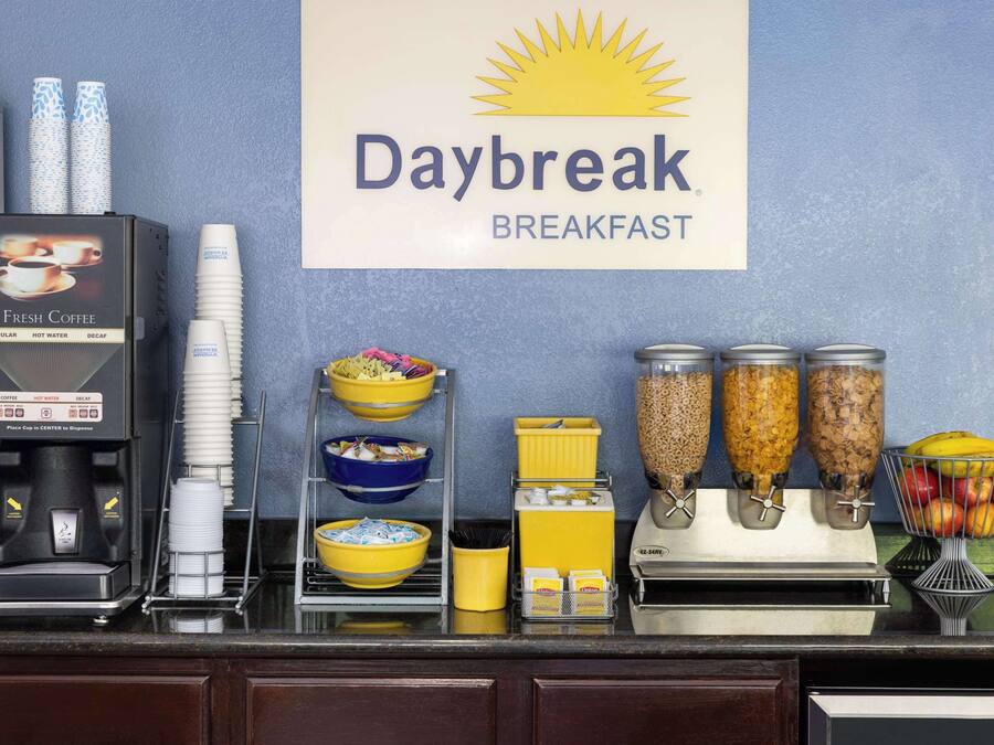 Free daily continental breakfast