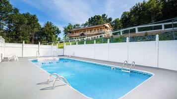 Seasonal outdoor pool