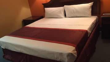 Iron/ironing board, free WiFi, bed sheets