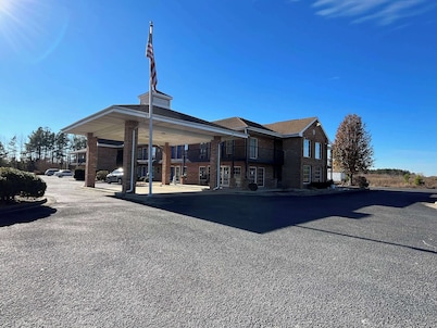 Motel 6 Bracey, VA – I-85