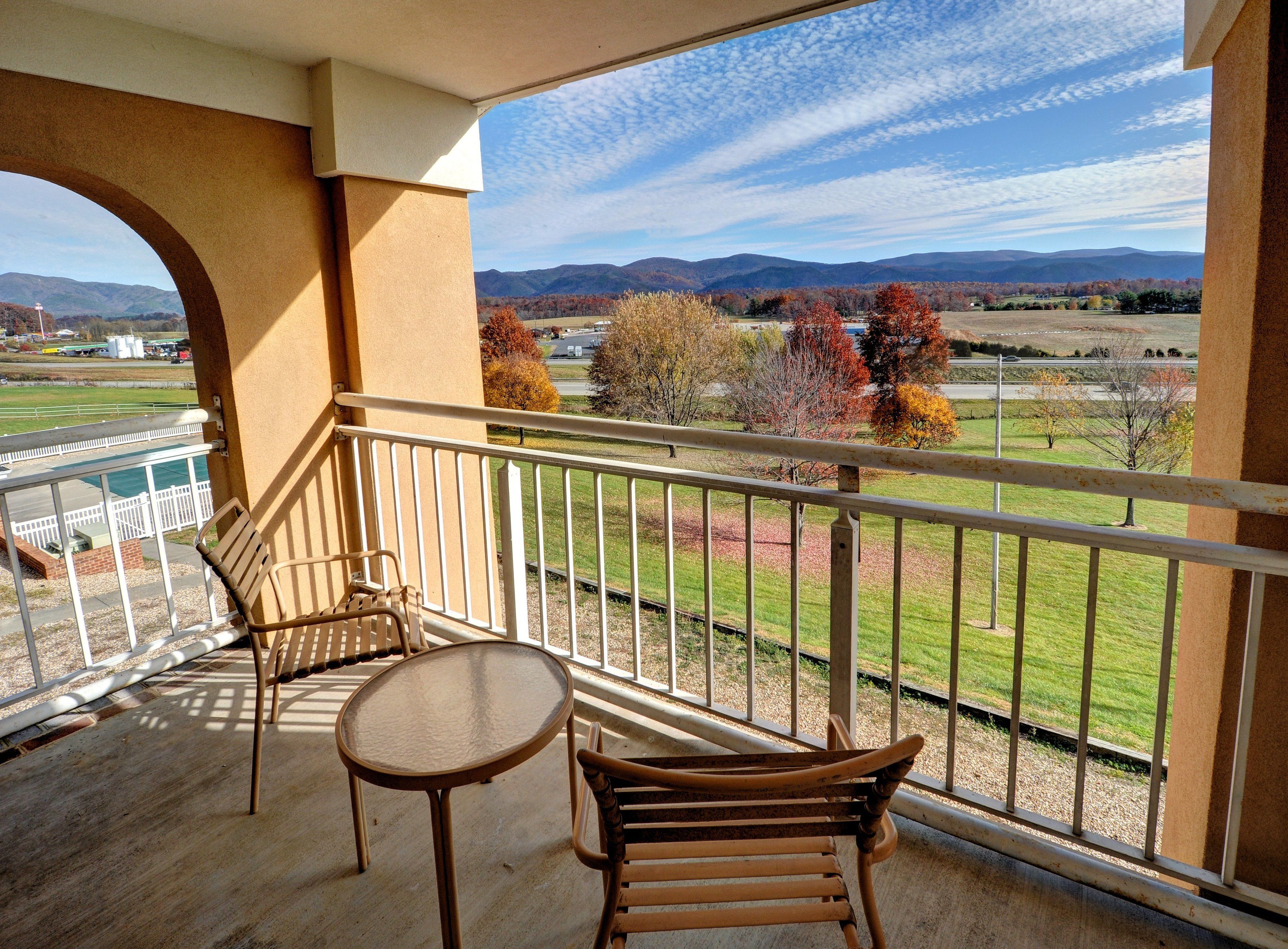 Suite, 1 King Bed with Sofa bed, Non Smoking | Mountain view