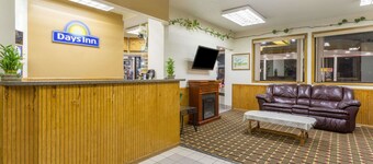 Days Inn by Wyndham Paxton