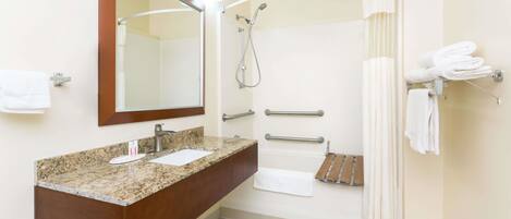 Room, 1 Queen Bed, Non Smoking | Bathroom | Combined shower/tub, hair dryer, towels