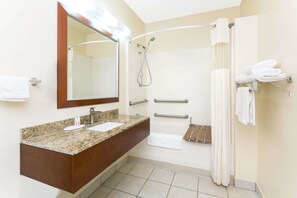Room, 1 Queen Bed, Non Smoking | Bathroom | Combined shower/tub, hair dryer, towels - Days Inn by Wyndham Paxton (Paxton)
