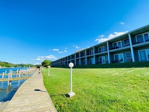 Property grounds - Fleetwood Inn & Suites (Cheboygan)