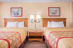 Desk, blackout drapes, soundproofing, iron/ironing board - Days Inn by Wyndham St. George (St. George)