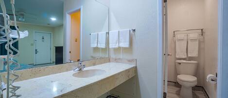Economy Double Room, 2 Double Beds, Smoking, Refrigerator & Microwave | Bathroom