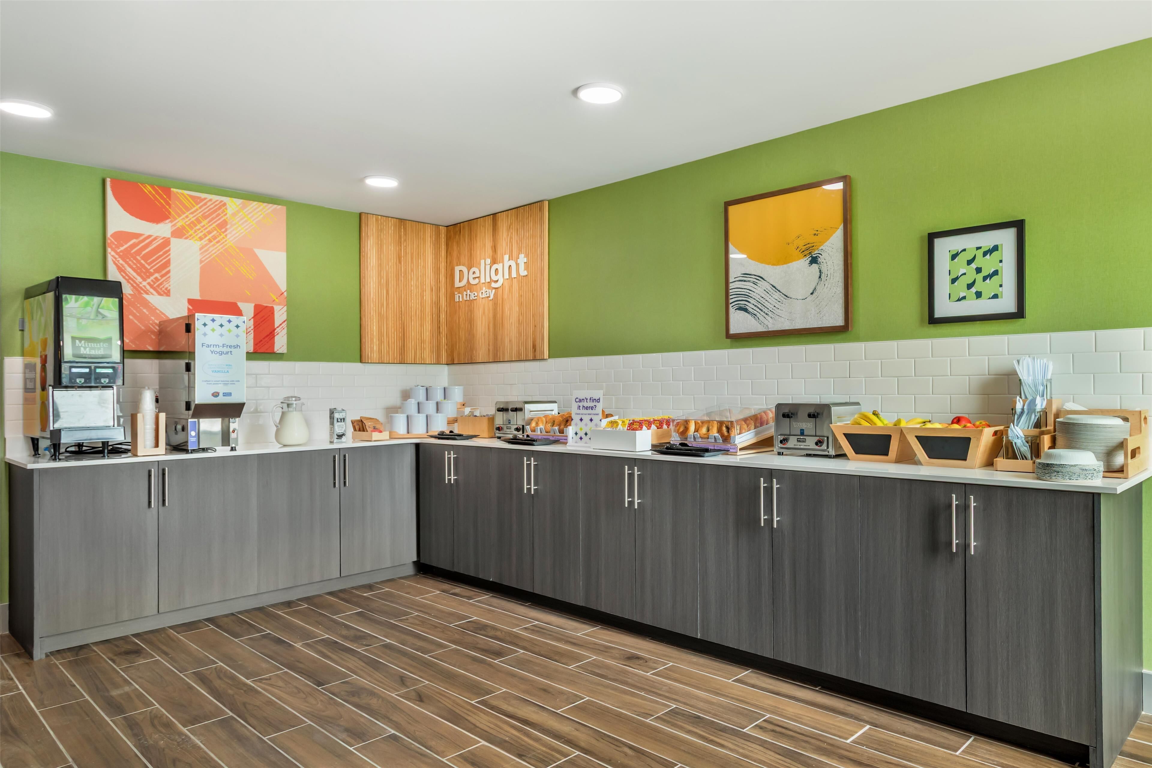 Tägliches inbegriffenes kontinentales Frühstück