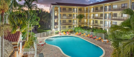 Outdoor pool, sun loungers