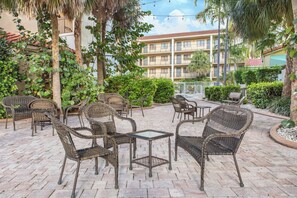 Outdoor pool, sun loungers