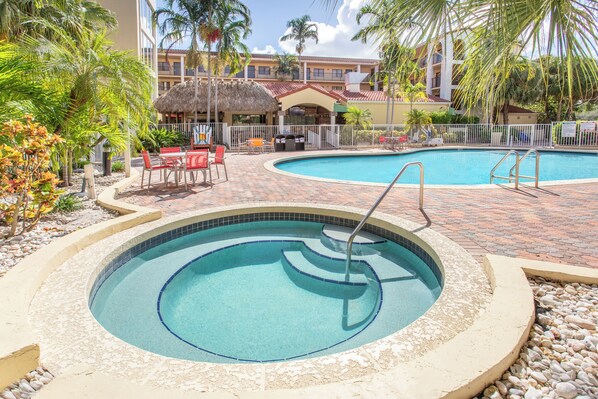 Outdoor pool, pool loungers