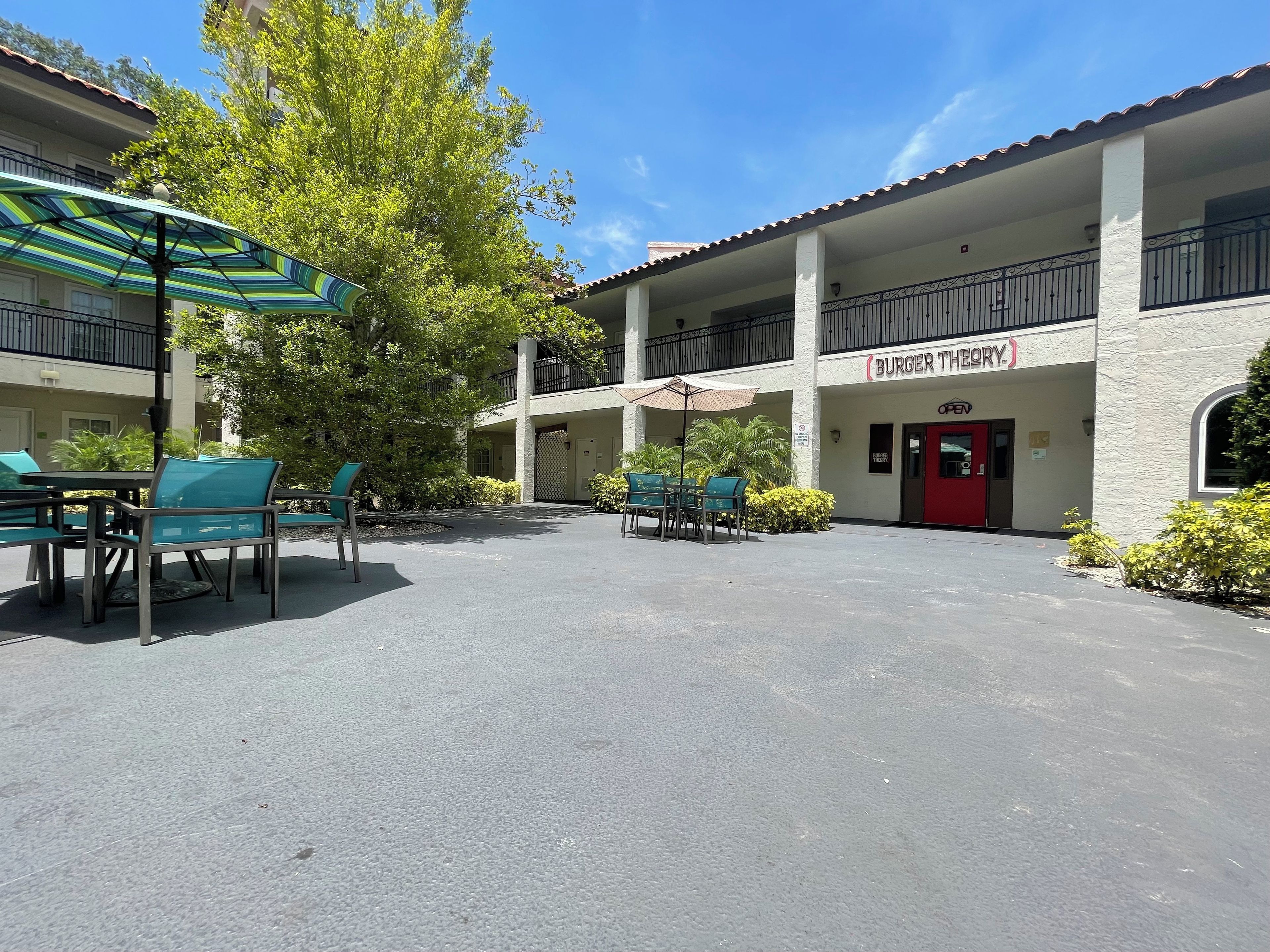 Foto - Red Roof PLUS+ & Suites Tampa - Busch Gardens