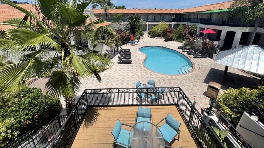 Red Roof Inn PLUS+ & Suites Tampa