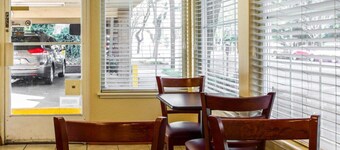 Econo Lodge Sacramento Convention Center