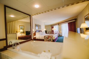 King Spa Room – 1 King & Spa Tub | 1 bedroom, iron/ironing board, free WiFi, bed sheets