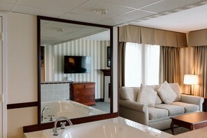 Suite- Bay View – 1 King | Bathroom | Shower, free toiletries, hair dryer, towels