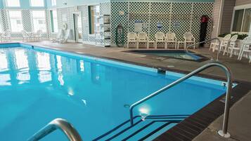 Indoor pool, sun loungers