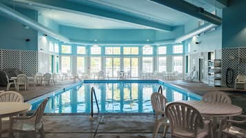 Indoor pool, pool loungers