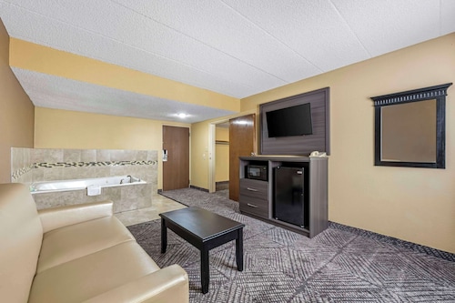 Quality Inn & Suites Lincoln South