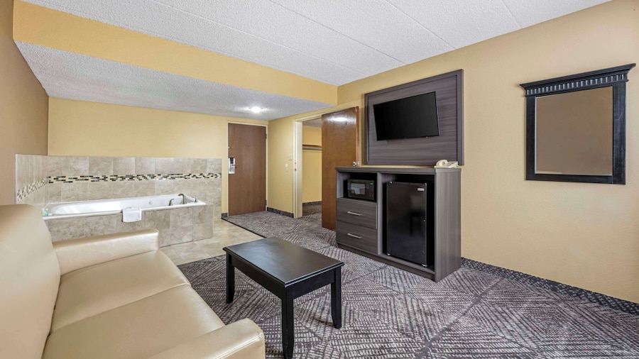 Quality Inn & Suites Lincoln South