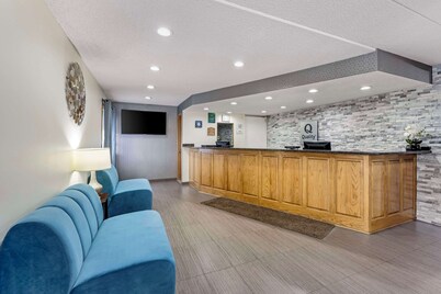 Quality Inn & Suites Lincoln South