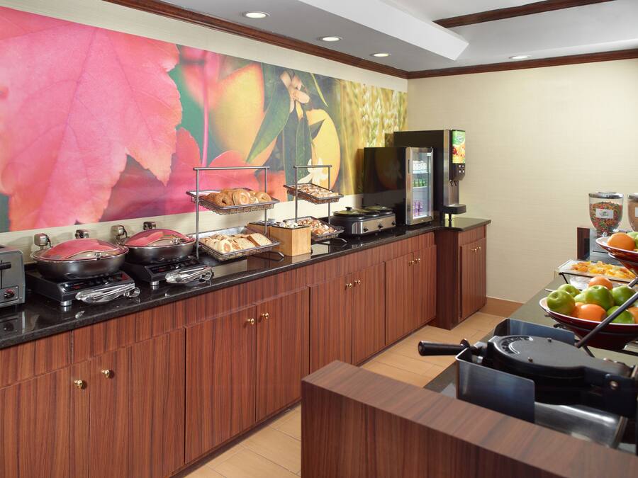 Free daily continental breakfast