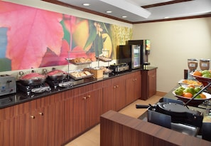Free daily continental breakfast - Fairfield Inn by Marriott Clarksville (Clarksville)