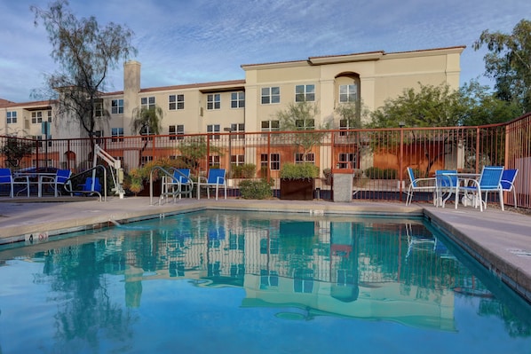 Outdoor pool, pool loungers