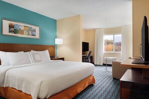 Executive Suite, 1 King Bed | 1 bedroom, desk, blackout drapes, iron/ironing board