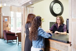 Concierge desk