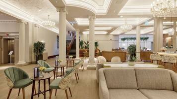 Lobby-Lounge