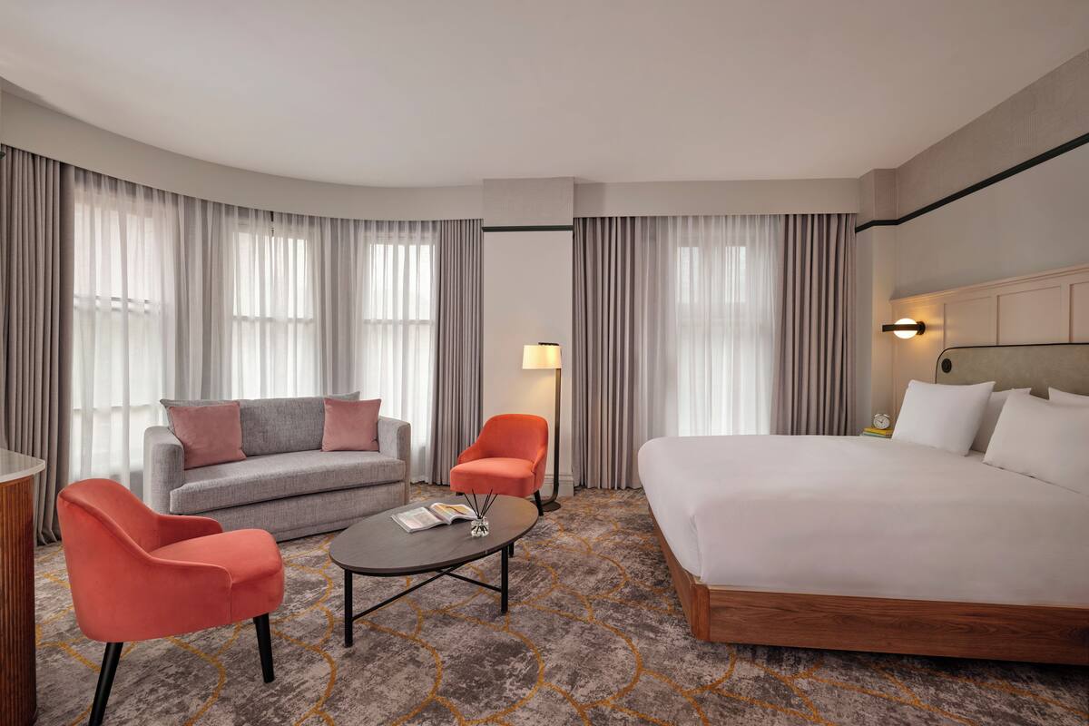 Grand Room, 1 King Bed with Sofa bed