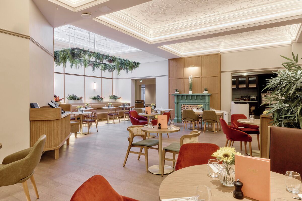 Desayuno buffet diario (GBP 19 por persona)