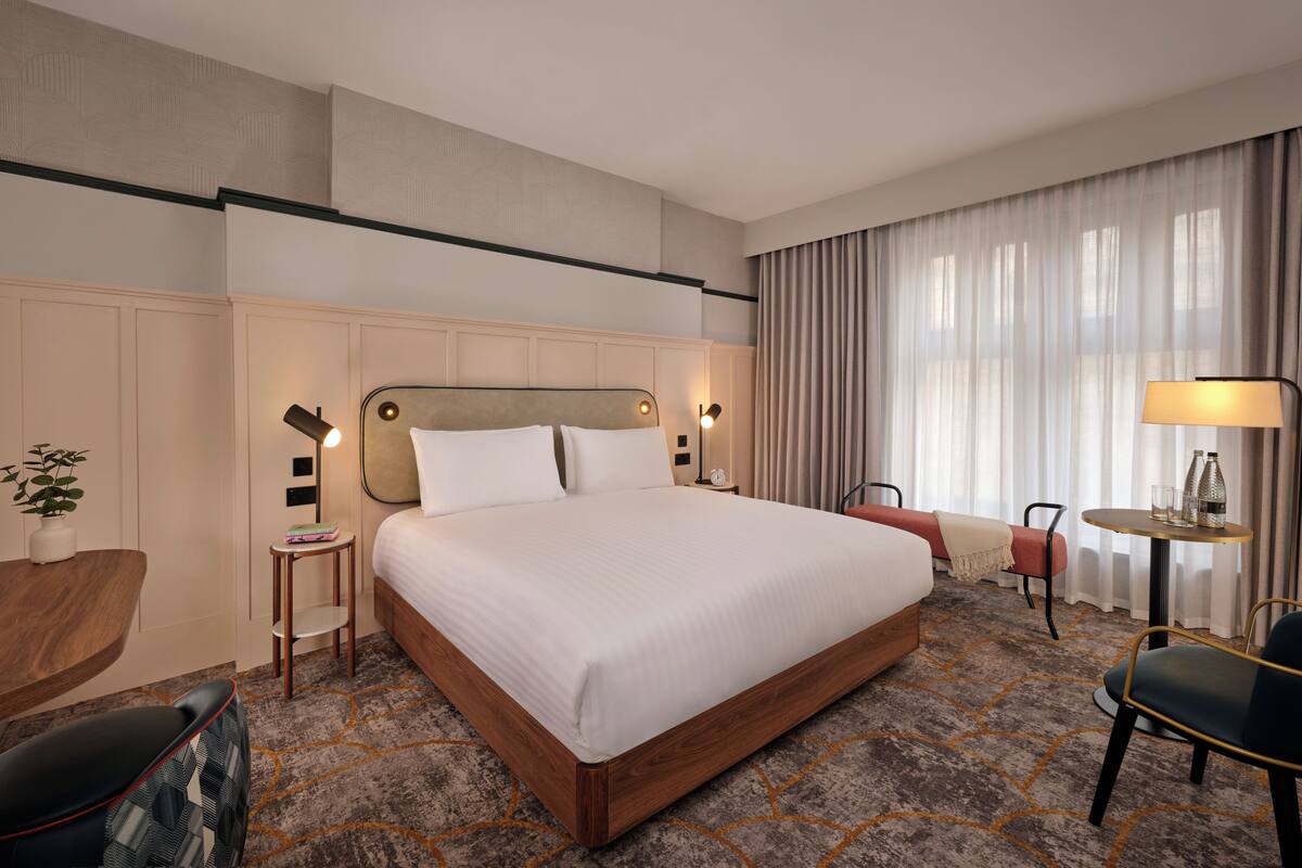 Family Room | Desk, iron/ironing board, free WiFi, bed sheets